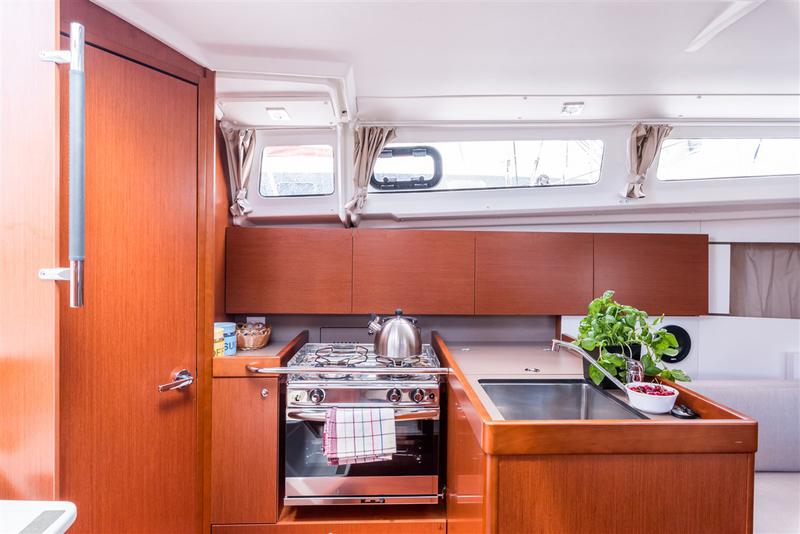 Book yachts online - sailboat - Oceanis 35.1 - LAMPUGA - rent