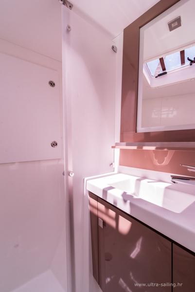 Book yachts online - catamaran - Saona 47 - SUNNY WAVE - rent