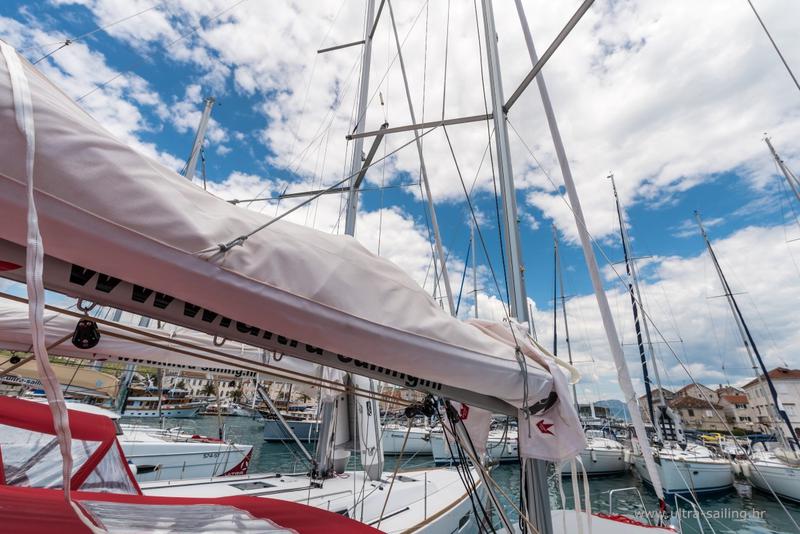 Book yachts online - sailboat - Oceanis 35.1 - BELA - rent