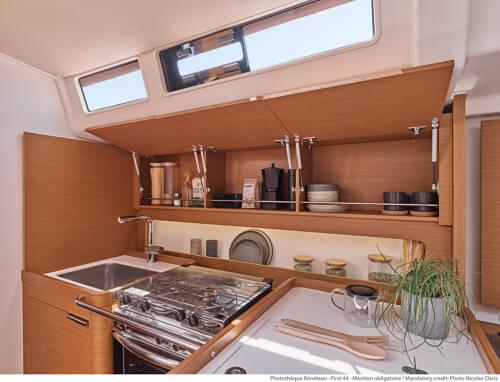 Book yachts online - sailboat - First 44 - CHECKMATE - rent