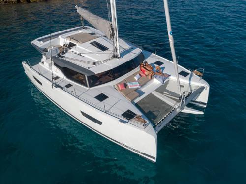 Book yachts online - catamaran - Astréa 42 - CRAZY DIAMOND - rent