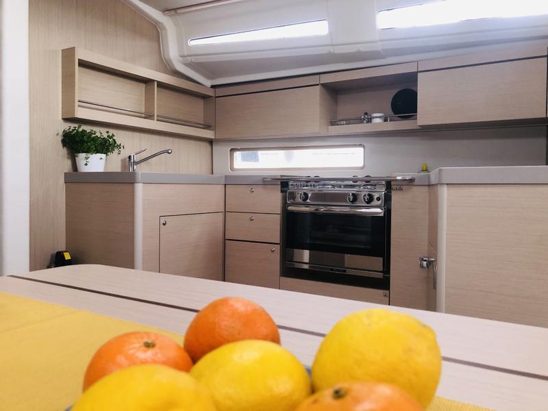 Book yachts online - sailboat - Oceanis 40.1 - AZORIAN - rent