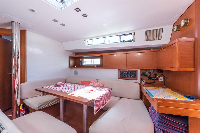 Book yachts online - sailboat - Oceanis 45 - FRESH EMOTION  - rent