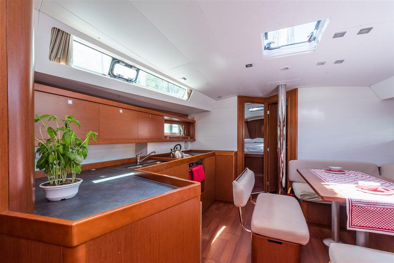 Book yachts online - sailboat - Oceanis 45 - FRESH EMOTION  - rent