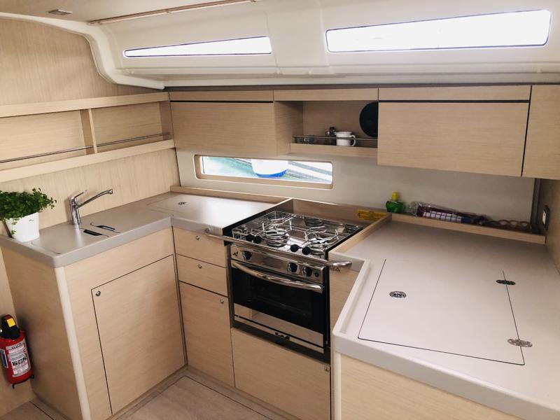 Book yachts online - sailboat - Oceanis 40.1 - BIBI ONE - rent