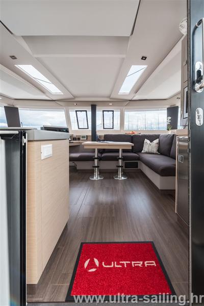 Book yachts online - catamaran - Saona 47 - DESAFINADO - rent