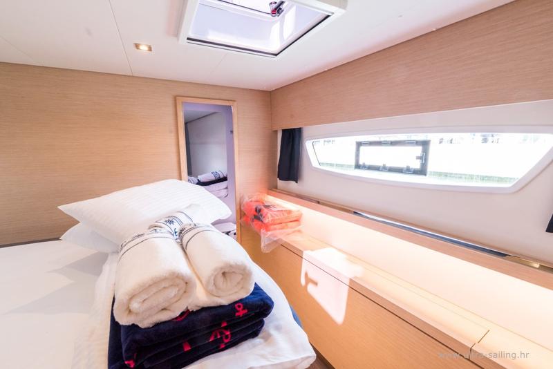 Book yachts online - catamaran - Saba 50 - SABA 50 -  AC and generator - rent