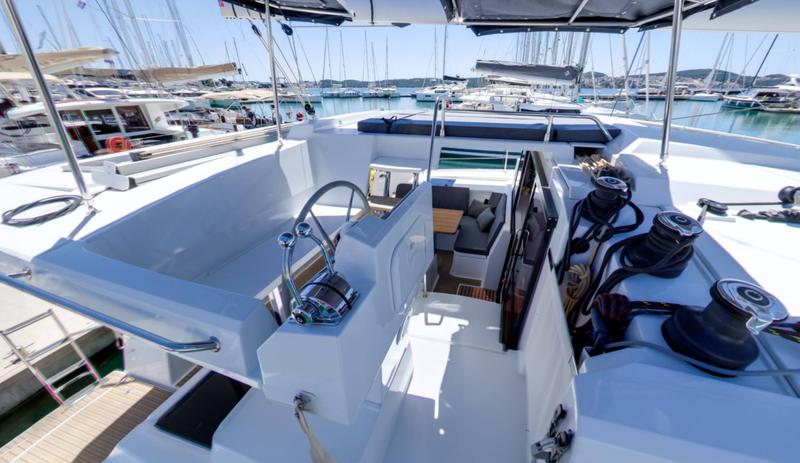 Book yachts online - catamaran - Astréa 42 - MAGIC SUMMER - rent