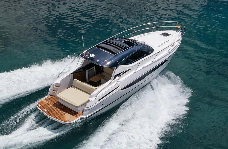 Book yachts online - motorboat - Focus Power 36 Hard Top - GOLEM I - rent
