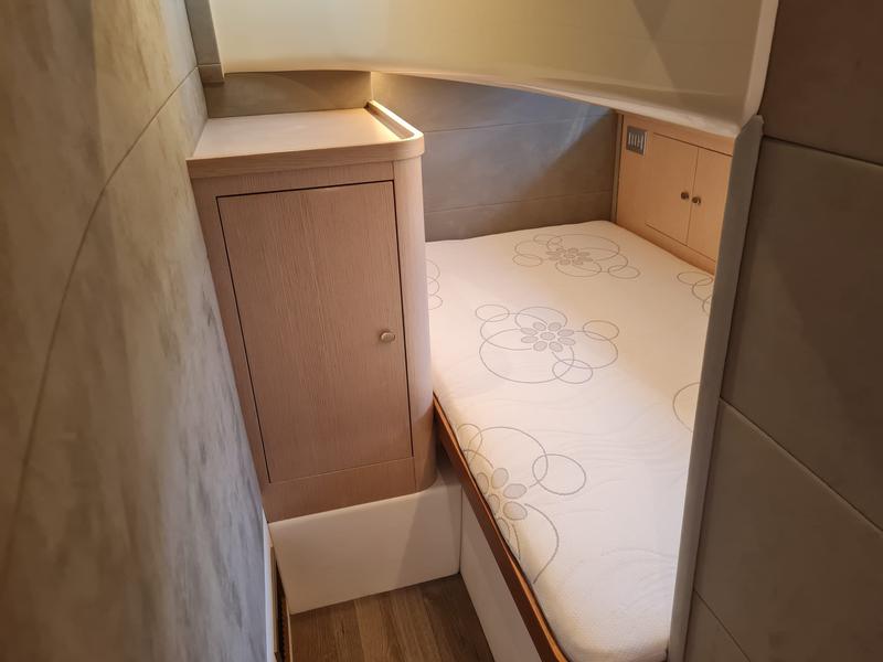 Book yachts online - motorboat - Focus Power 44 Hard Top - Boha - rent