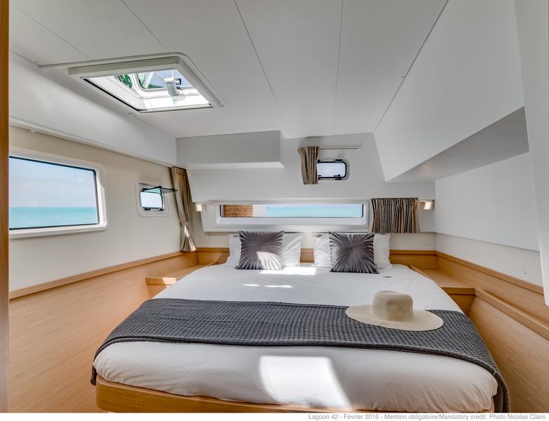 Book yachts online - catamaran - Lagoon 42 - GIOIA - rent