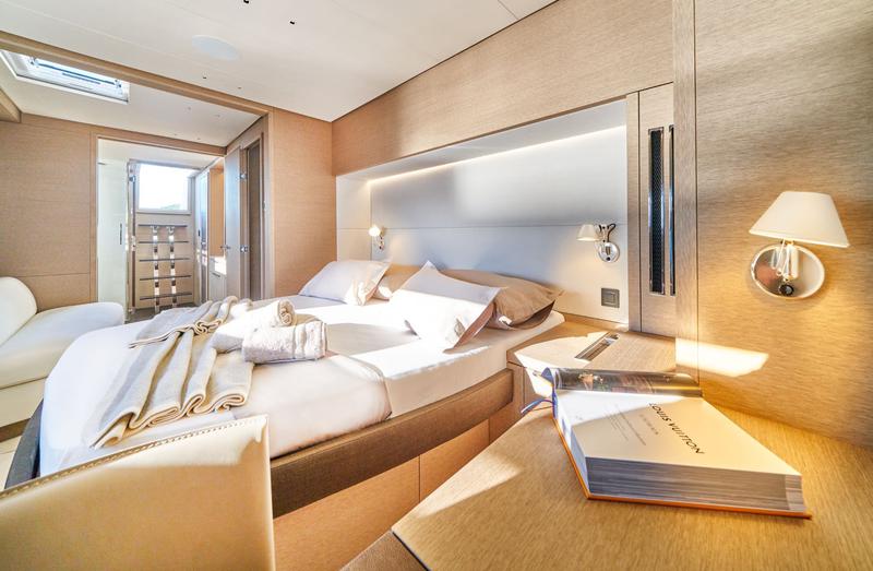 Book yachts online - catamaran - Lagoon Sixty 5 - AMADA MIA - rent