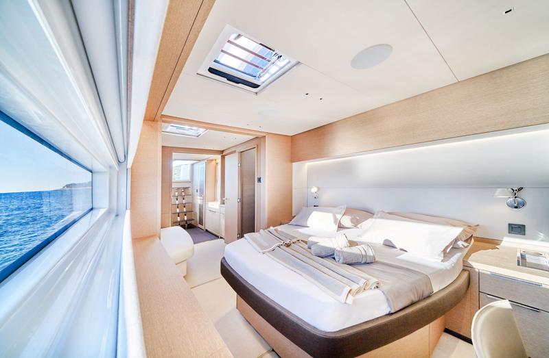 Book yachts online - catamaran - Lagoon Sixty 5 - AMADA MIA - rent