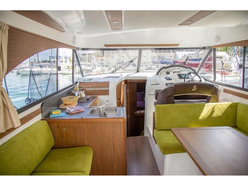 Book yachts online - motorboat - Antares 36 - ARIELA - rent