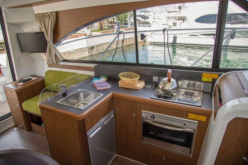 Book yachts online - motorboat - Antares 36 - ARIELA - rent