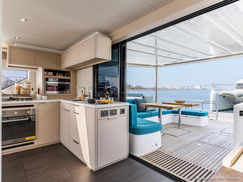 Book yachts online - catamaran - Lagoon 55 luxury owner version - PRINCESS S - rent