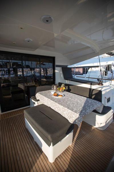 Book yachts online - catamaran - Lagoon 42 - ALMA SOFIA - rent