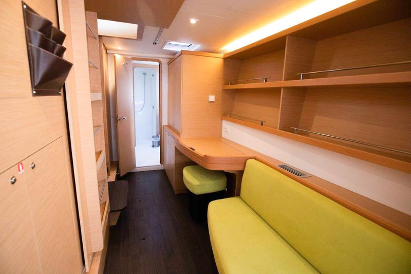 Book yachts online - catamaran - Lagoon 42 - ALMA SOFIA - rent