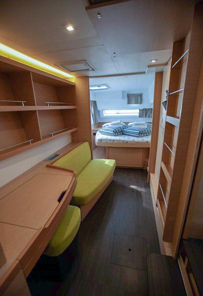 Book yachts online - catamaran - Lagoon 42 - ALMA SOFIA - rent