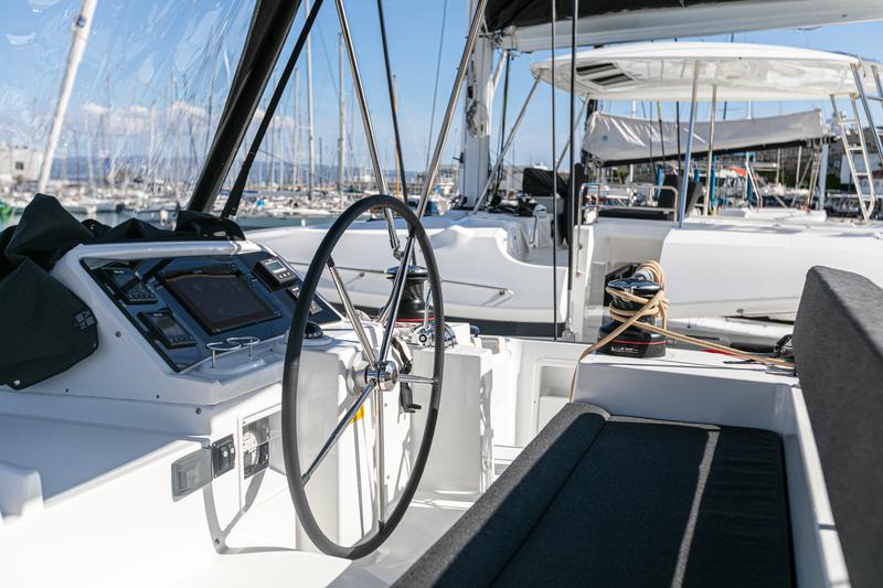 Book yachts online - catamaran - Lagoon 450 F - WIDE DREAM - rent