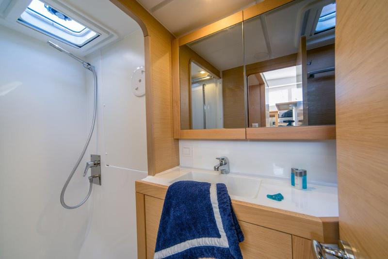 Book yachts online - catamaran - Lagoon 39 - MARIA - rent