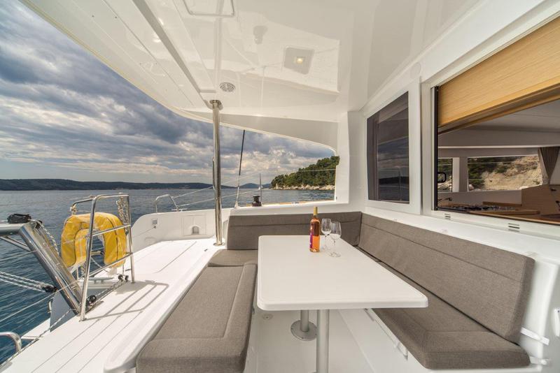 Book yachts online - catamaran - Lagoon 39 - MARIA - rent
