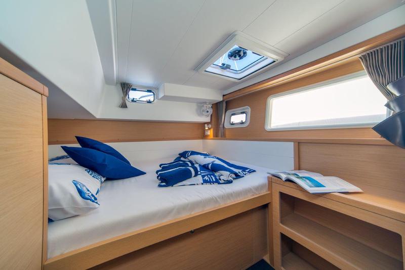 Book yachts online - catamaran - Lagoon 39 - MARIA - rent