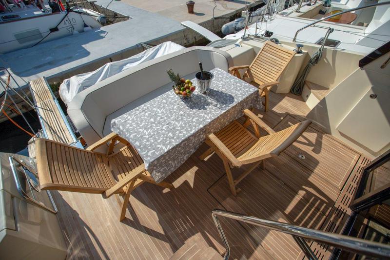 Book yachts online - motorboat - Monte Carlo 6 - ALVONA - rent