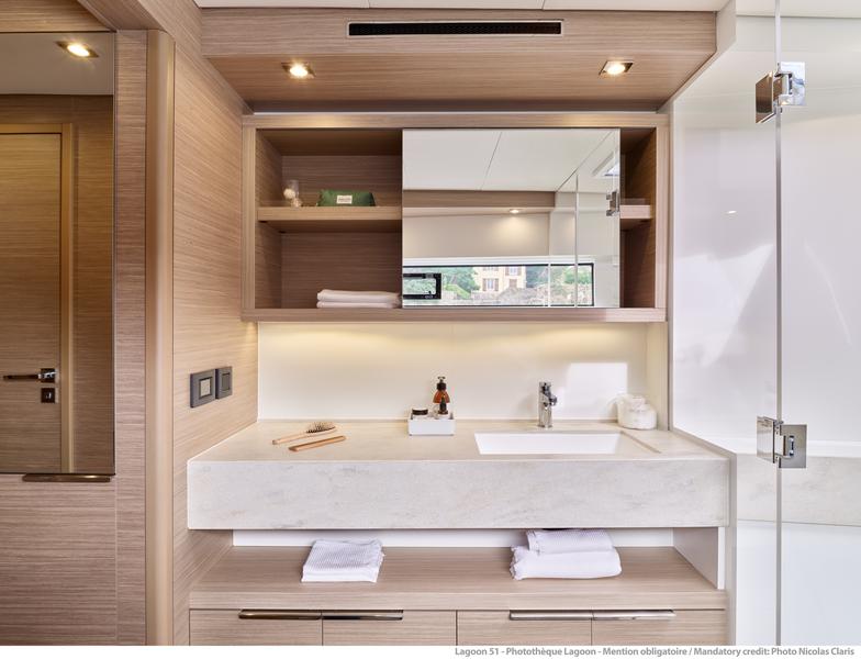 Book yachts online - catamaran - Lagoon 51 NEW - NEGRONI - rent