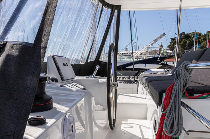 Book yachts online - catamaran - Lagoon 46 - HANGOVER - rent