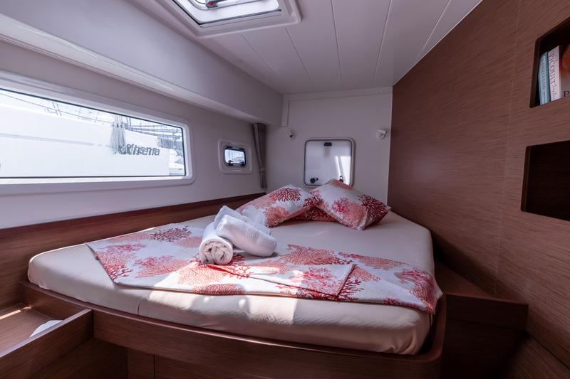 Book yachts online - catamaran - Lagoon 42 - HAPPY KEY - rent