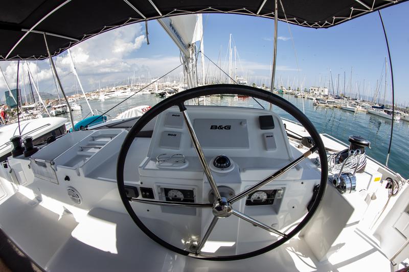 Book yachts online - catamaran - Lagoon 450 F - SMILE I - rent