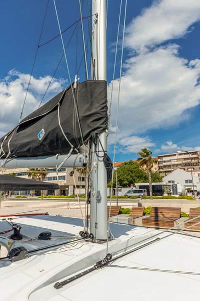 Book yachts online - catamaran - Lagoon 40 - SAILOR MOON - rent
