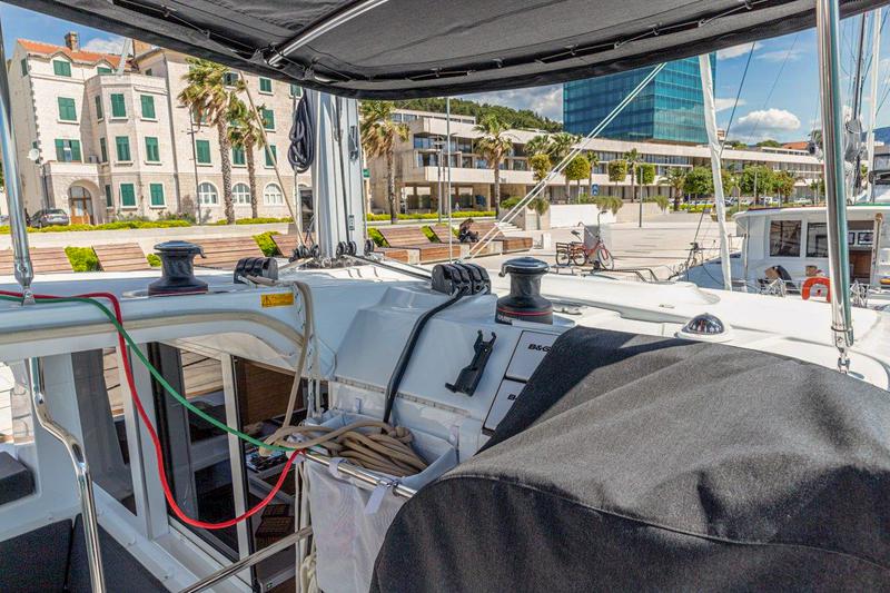 Book yachts online - catamaran - Lagoon 40 - SAILOR MOON - rent