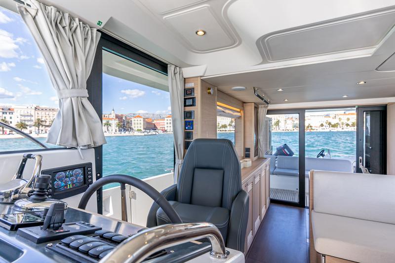 Book yachts online - motorboat - Swift Trawler 48 - TABITA - rent