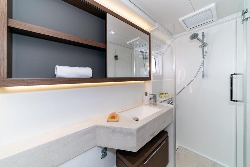Book yachts online - catamaran - Lagoon 50 - CAPTAIN MORGAN - rent