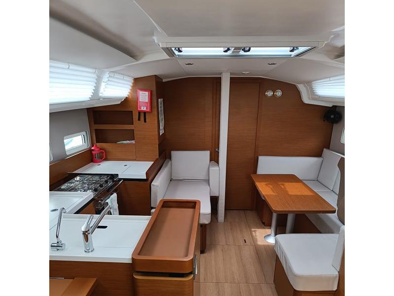 Book yachts online - sailboat - Sun Odyssey 410 - Nerea - rent