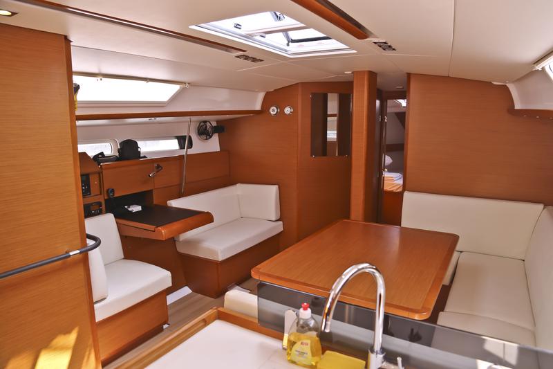 Book yachts online - sailboat - Sun Odyssey 439 - Eudora - rent