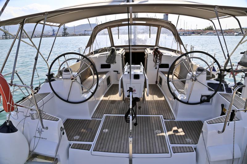 Book yachts online - sailboat - Sun Odyssey 509 - Amfitriti - rent