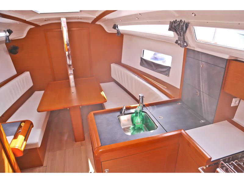 Book yachts online - sailboat - Sun Odyssey 349 - Dynamene - rent