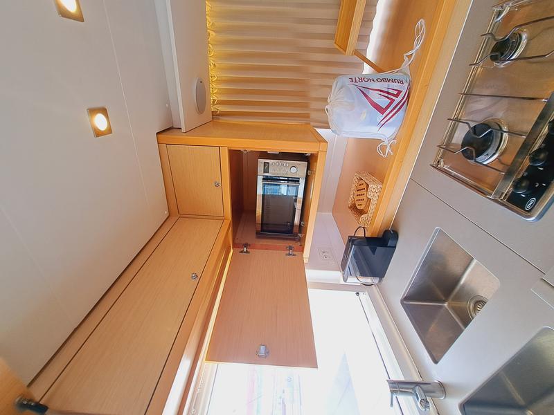 Book yachts online - catamaran - LAGOON 450 - LLUNA - 6-BI-3-62-21 - rent