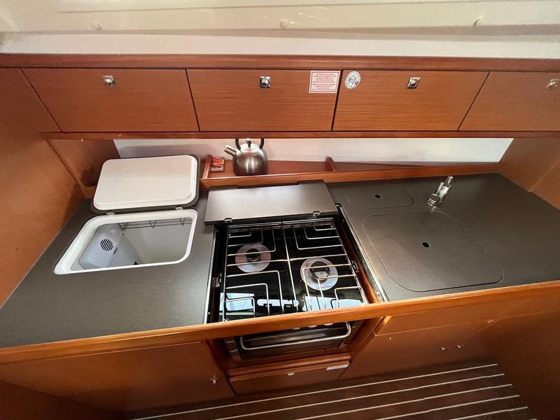 Book yachts online - sailboat - Bavaria Cruiser 41 - TONKA - rent