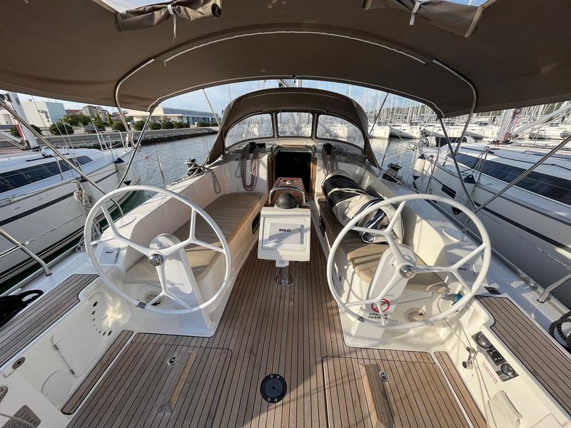 Book yachts online - sailboat - Bavaria Cruiser 41 - TONKA - rent