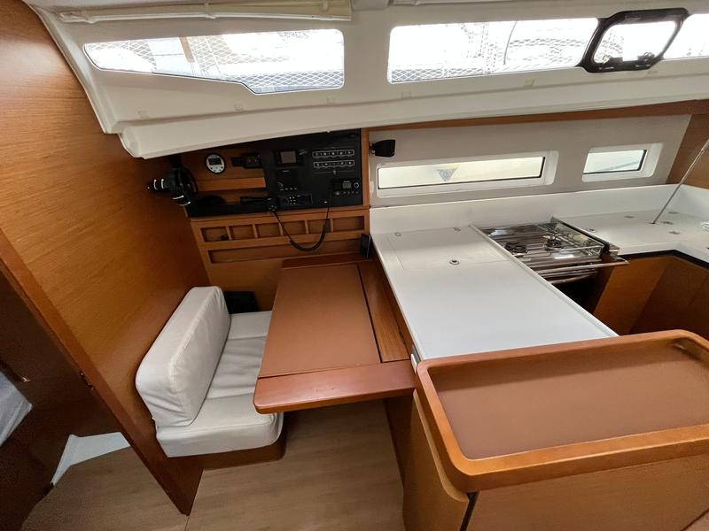 Book yachts online - sailboat - Sun Odyssey 440 - PETRA - rent