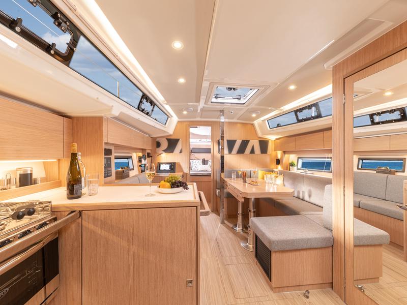 Book yachts online - sailboat - Bavaria C 38 - SUNNY - rent
