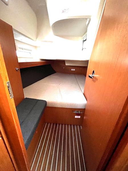 Book yachts online - sailboat - Bavaria Cruiser 37 - AMALIA - rent