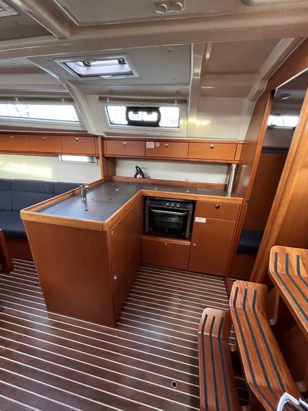 Book yachts online - sailboat - Bavaria Cruiser 37 - AMALIA - rent