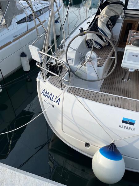 Book yachts online - sailboat - Bavaria Cruiser 37 - AMALIA - rent