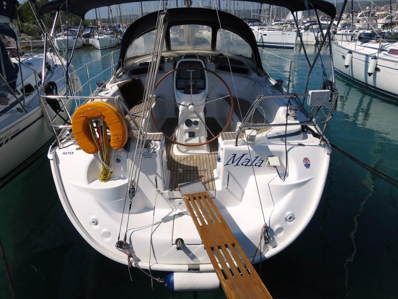 Book yachts online - sailboat - Bavaria 37 C - Naviator (aka Mala) - rent