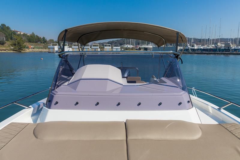 Book yachts online - motorboat - Pacific Craft 750 Sun Cruiser - no name - rent